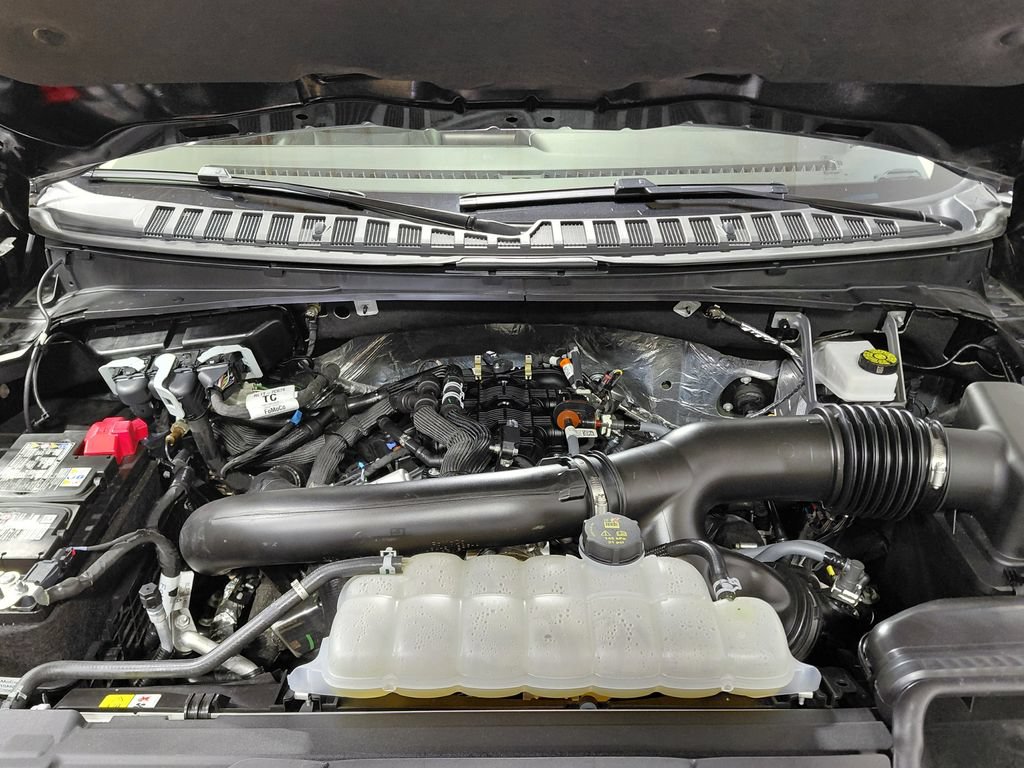 Certified 2025 Ford Expedition Active AWD/4WD image 16