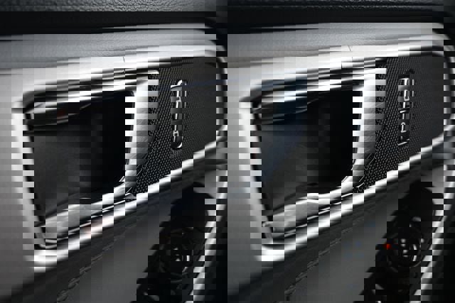 Used 2022 Ford Explorer XLT w/ Equipment Group 202A image 43