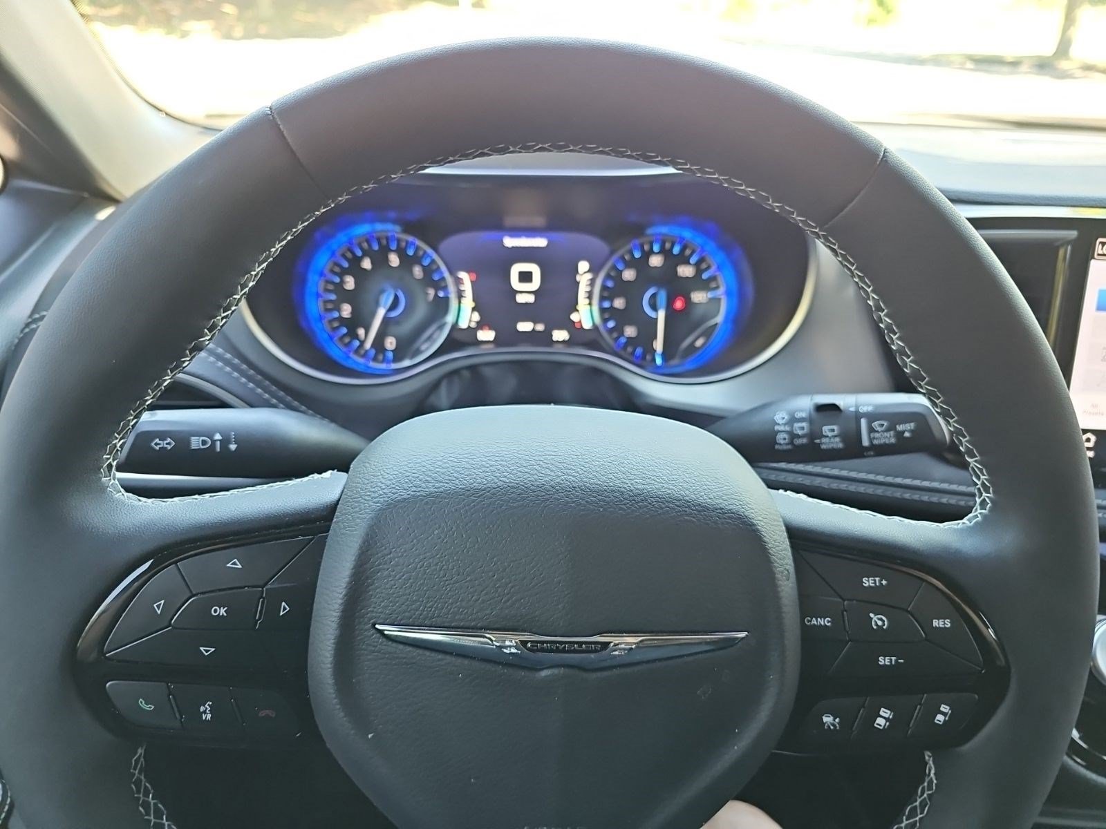 Used 2025 Chrysler Pacifica Limited FWD image 21