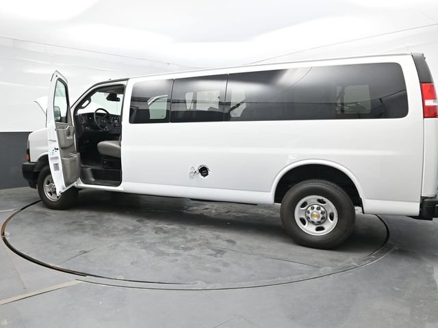 Used 2024 Chevrolet Express 3500 LS RWD image 43