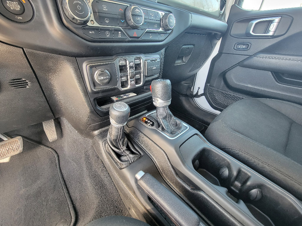 Used 2020 Jeep Wrangler Unlimited Sahara image 24