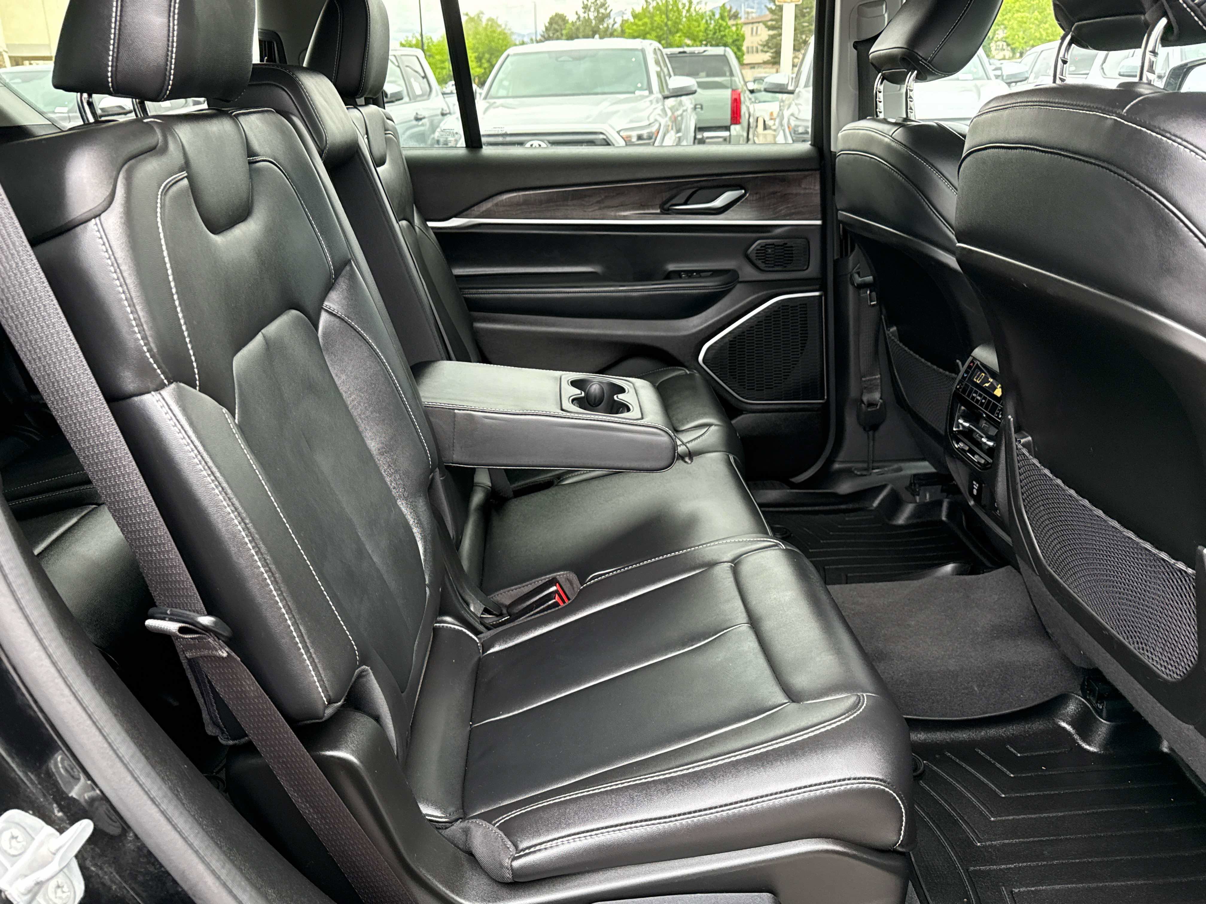 Used 2021 Jeep Grand Cherokee L Limited AWD/4WD image 17