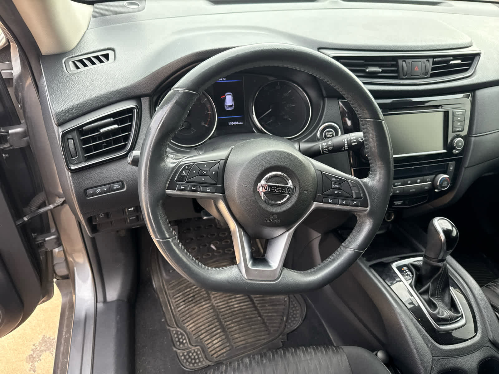 Used 2018 Nissan Rogue SV image 10