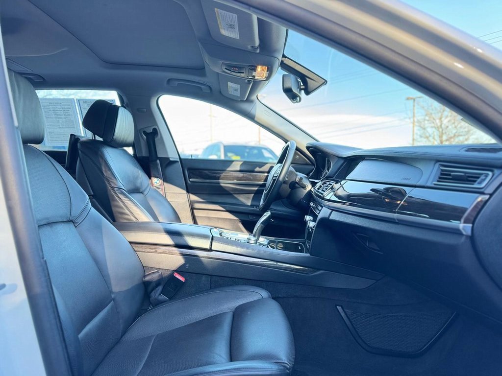 Used 2013 BMW 740Li xDrive image 23