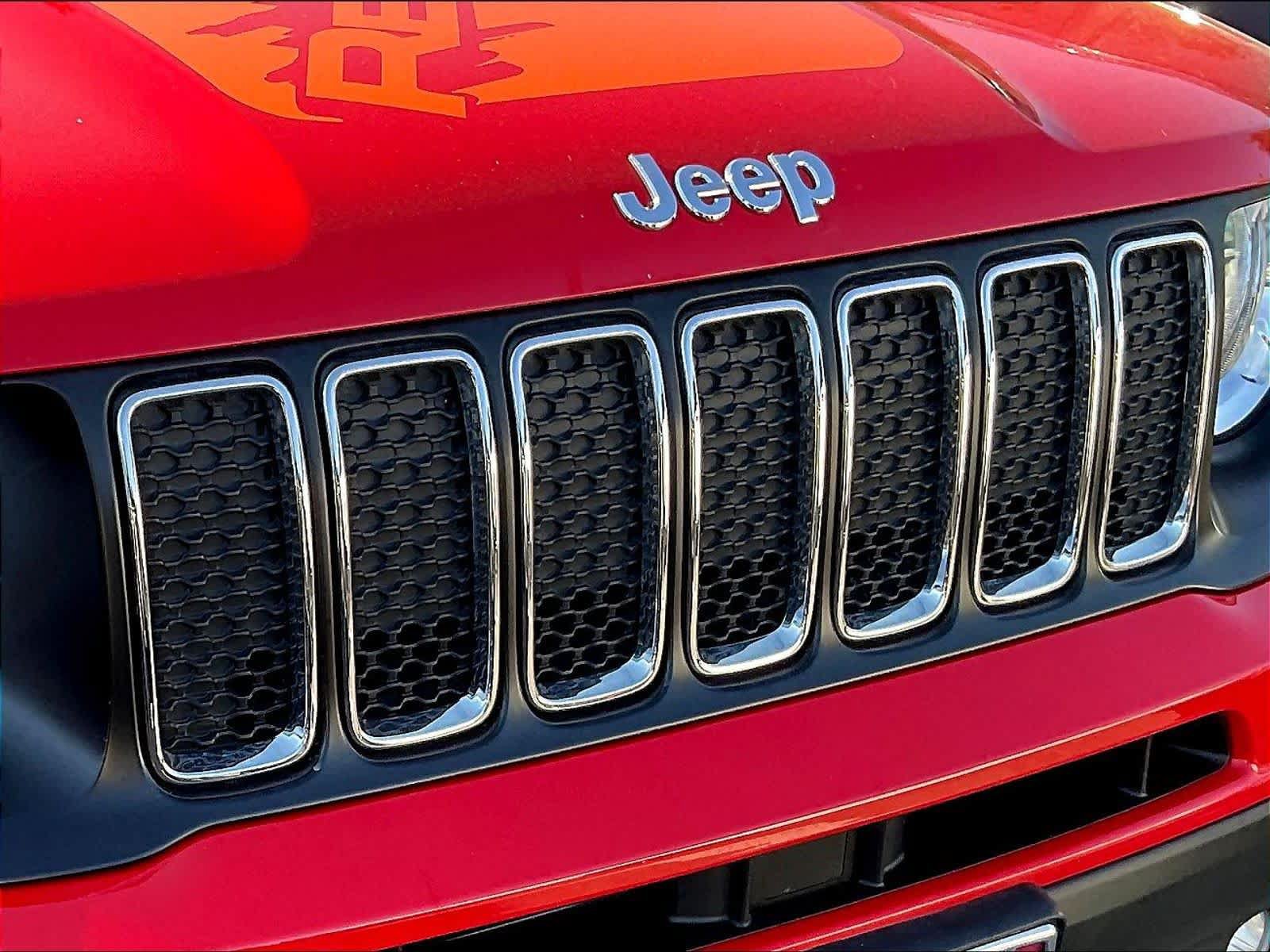 Used 2021 Jeep Renegade Latitude w/ Sun & Sound Group AWD/4WD image 33