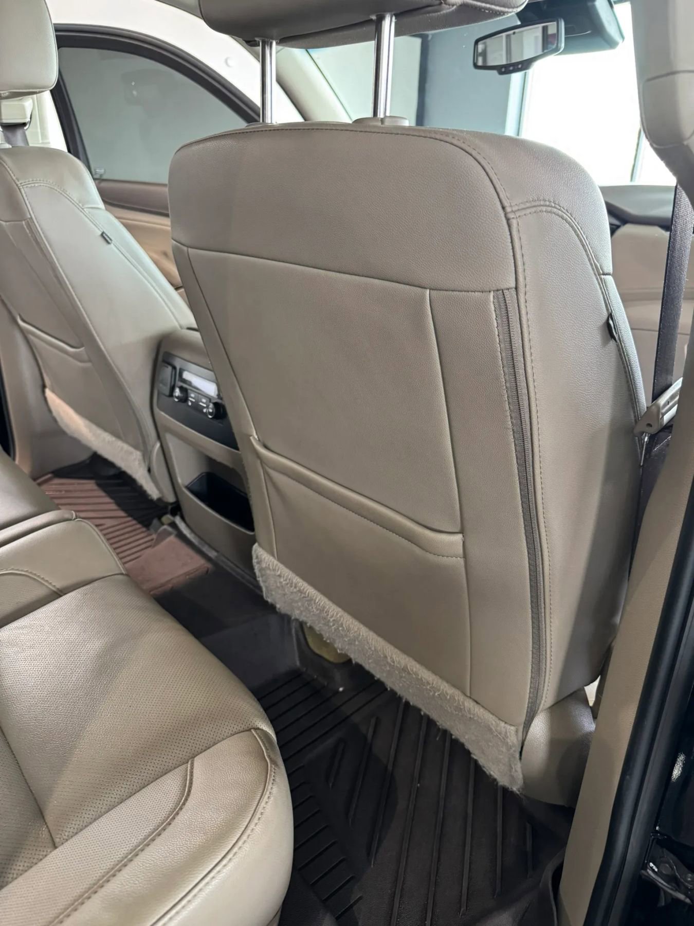 Used 2017 GMC Yukon SLT AWD/4WD image 24