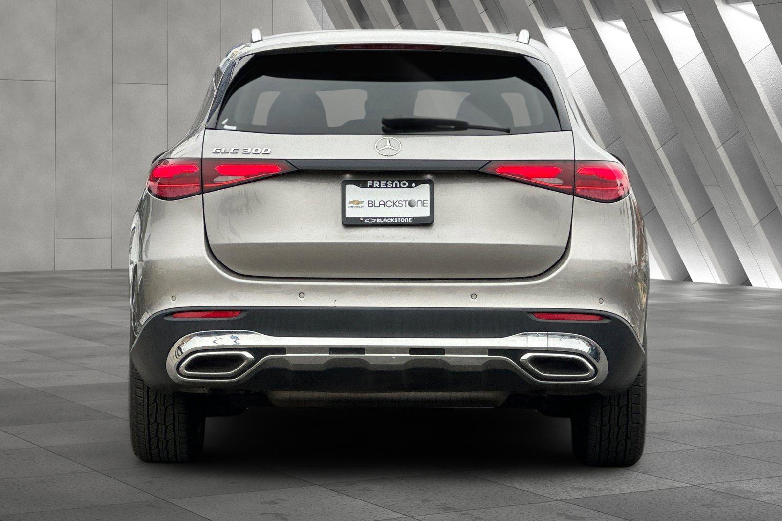 Used 2024 Mercedes-Benz GLC 300 w/ Winter Package image 5