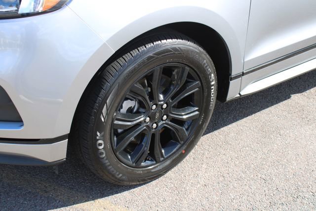 Used 2023 Ford Edge SE w/ Black Appearance Package AWD/4WD image 12