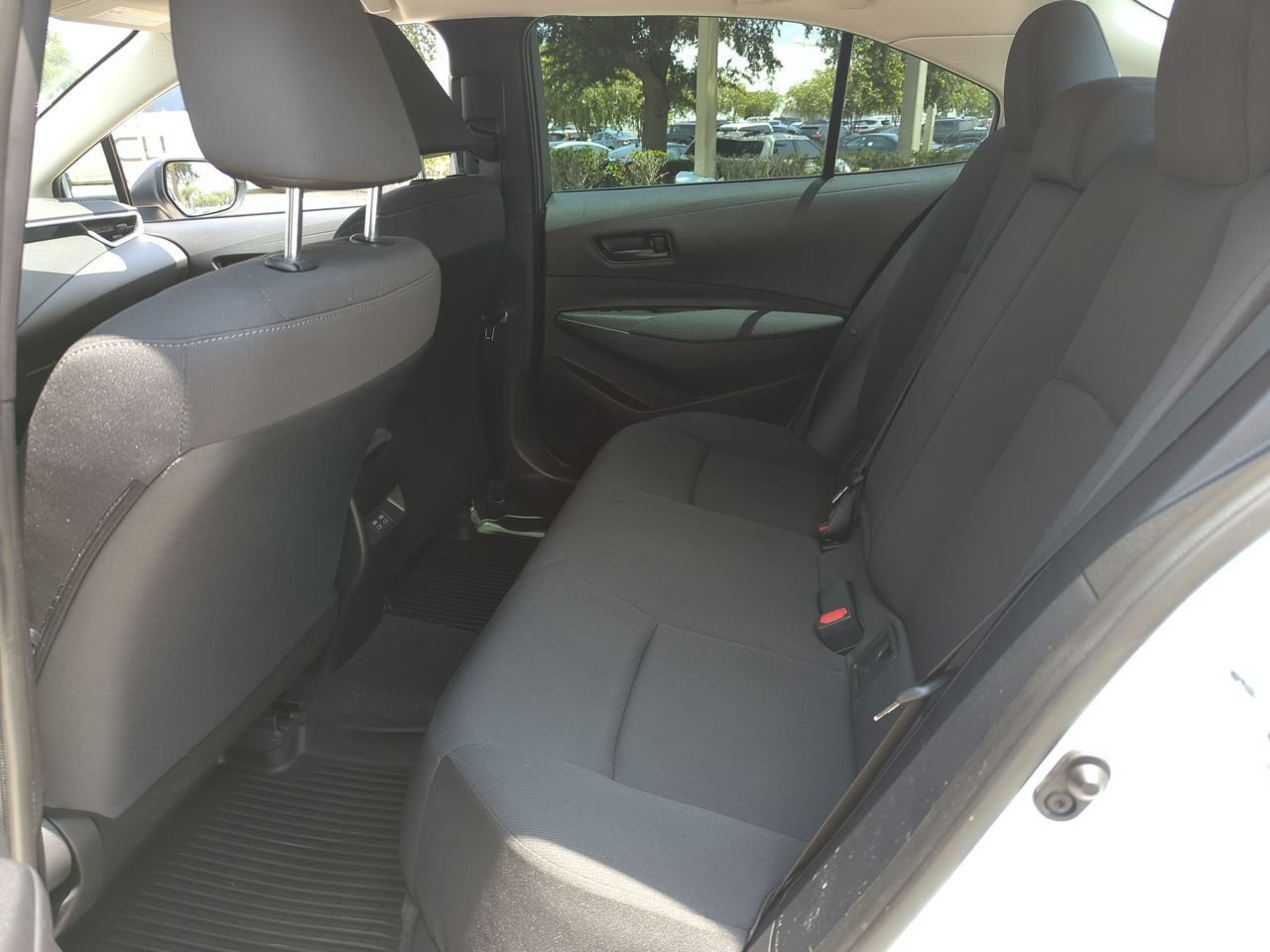 Used 2025 Toyota Corolla LE FWD image 21