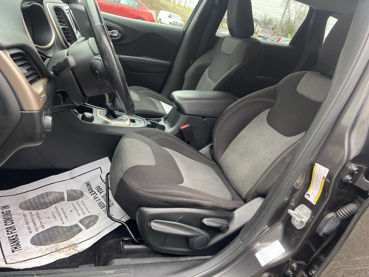 Used 2014 Jeep Cherokee Latitude w/ Cold Weather Group image 10