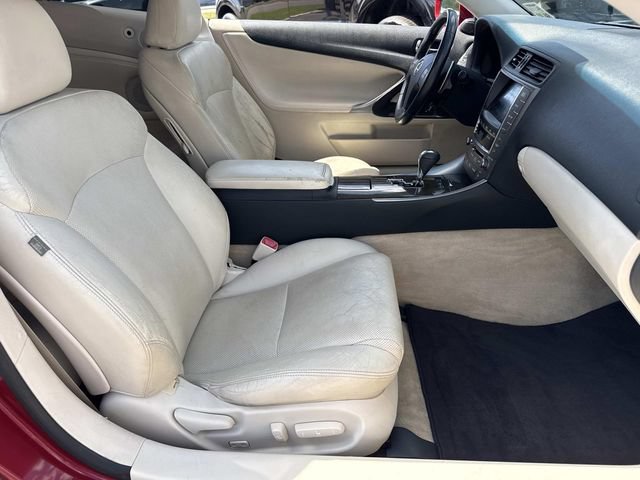 Used 2010 Lexus IS 250C w/ Luxury Pkg RWD image 10