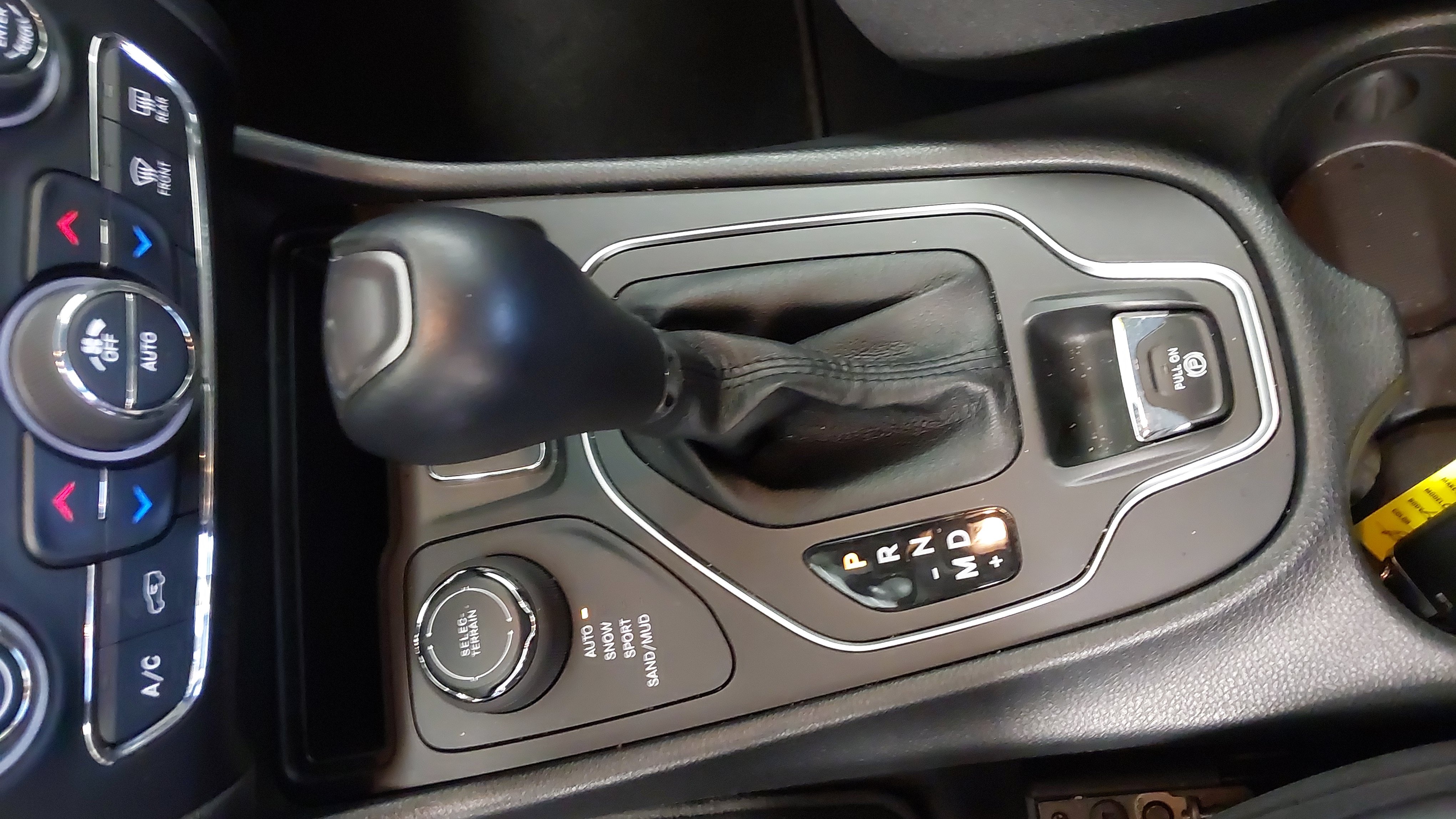 Used 2022 Jeep Cherokee Latitude Lux AWD/4WD image 21