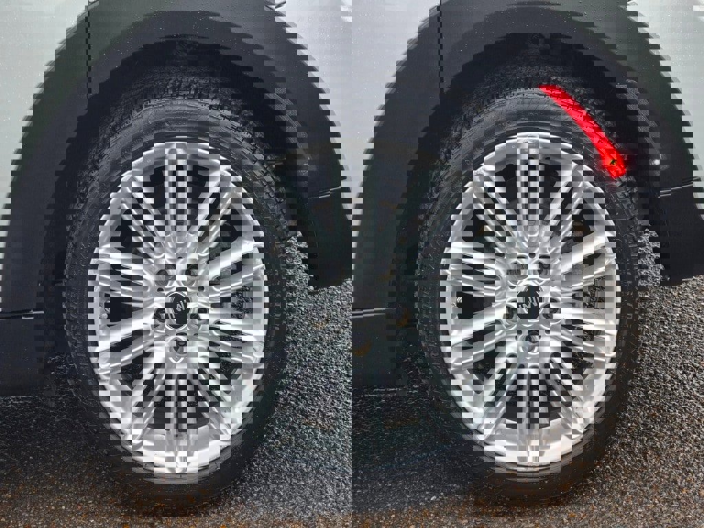 Used 2018 MINI Cooper S image 34