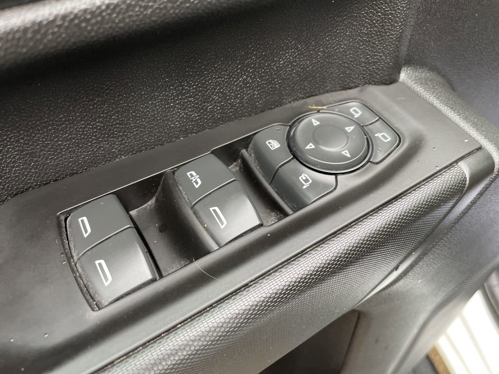 Used 2020 Chevrolet Silverado 2500 Custom w/ Custom Value Package image 5