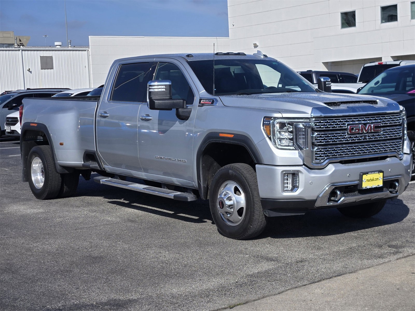 Used 2022 GMC Sierra 3500 Denali image 3