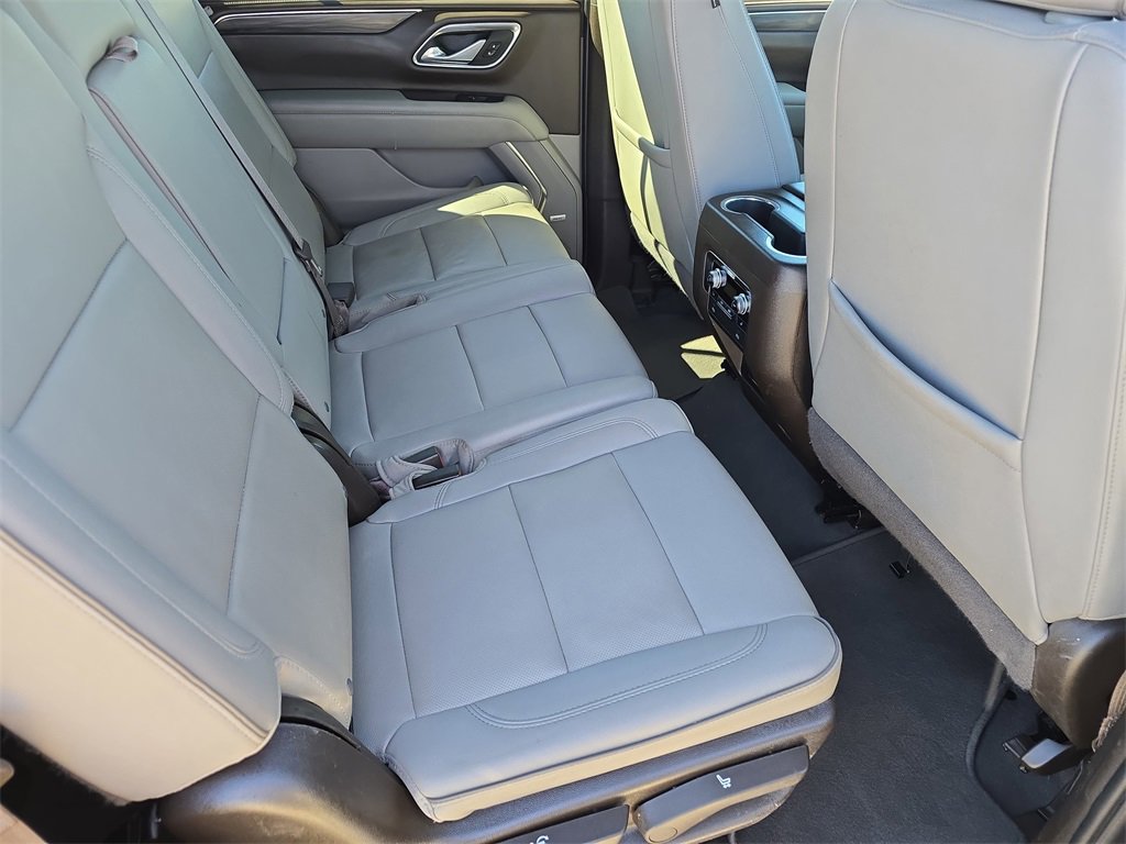 Used 2023 GMC Yukon SLT w/ SLT Premium Package image 11