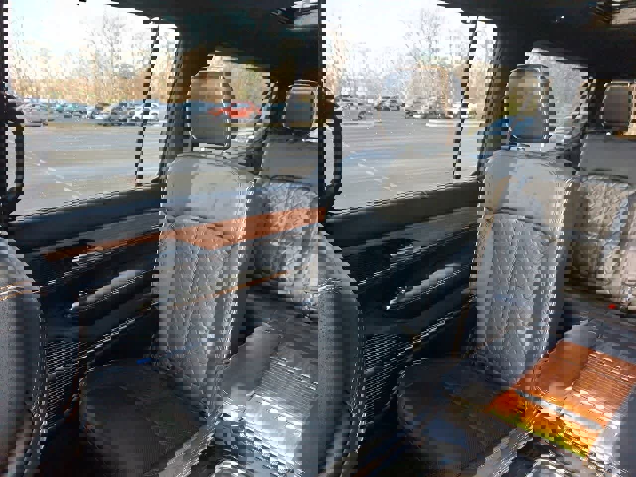 Used 2024 Jeep Grand Wagoneer L Series III image 12