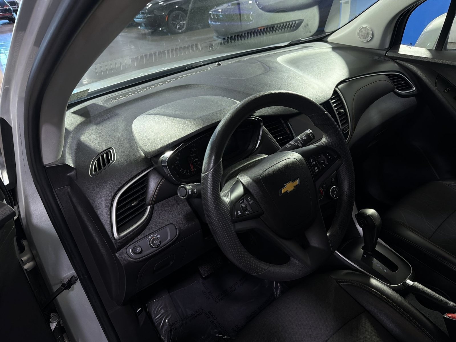 Used 2021 Chevrolet Trax LT AWD/4WD image 17