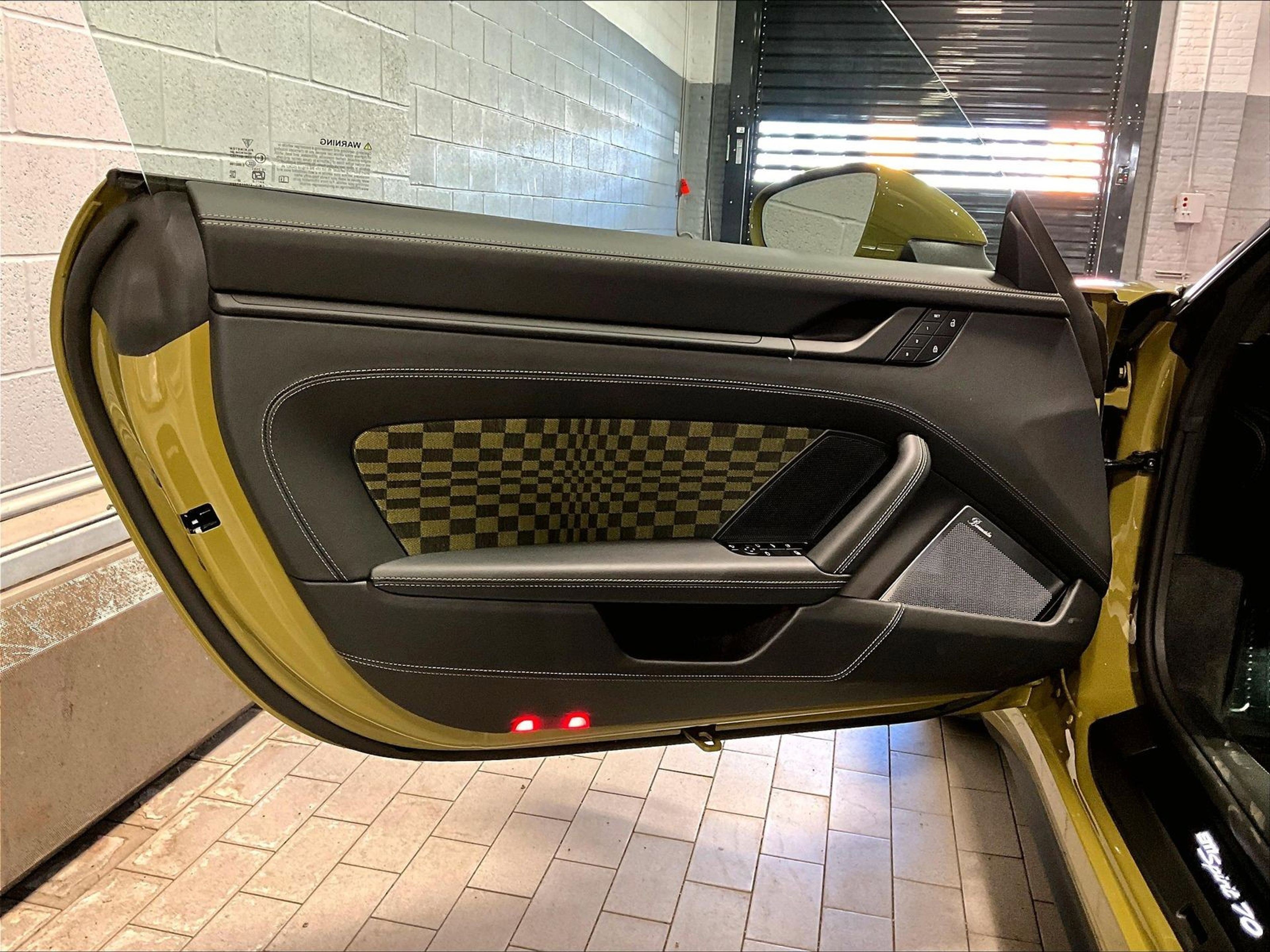 New 2026 Porsche 911 GTS image 15