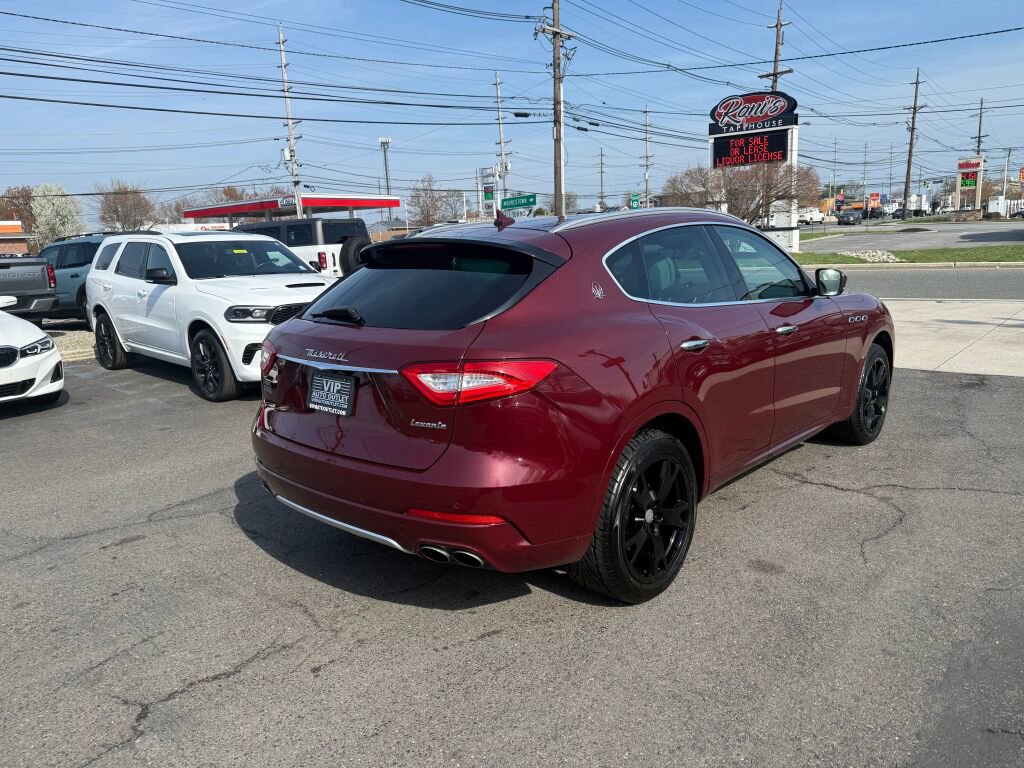 Used 2017 Maserati Levante S AWD/4WD image 7