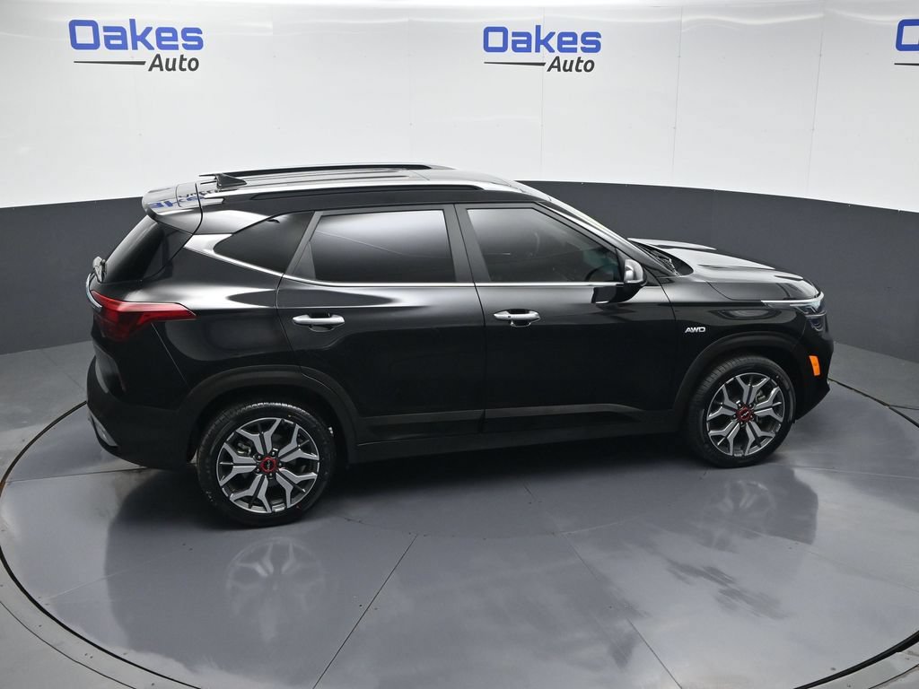 Certified 2022 Kia Seltos SX w/ Sunroof Package AWD/4WD image 56