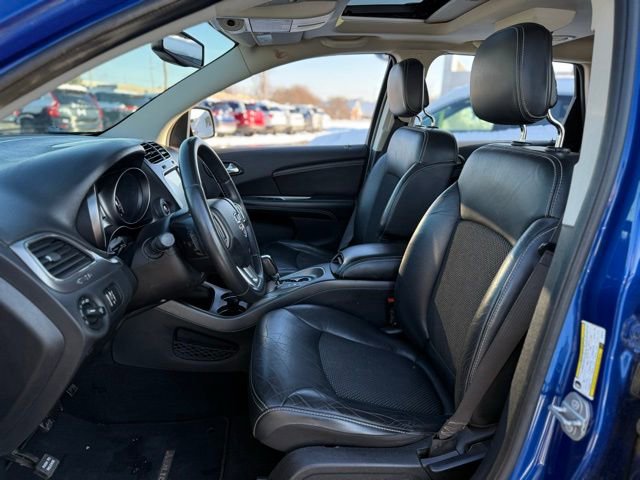 Used 2015 Dodge Journey Crossroad w/ Flexible Seating Group image 2