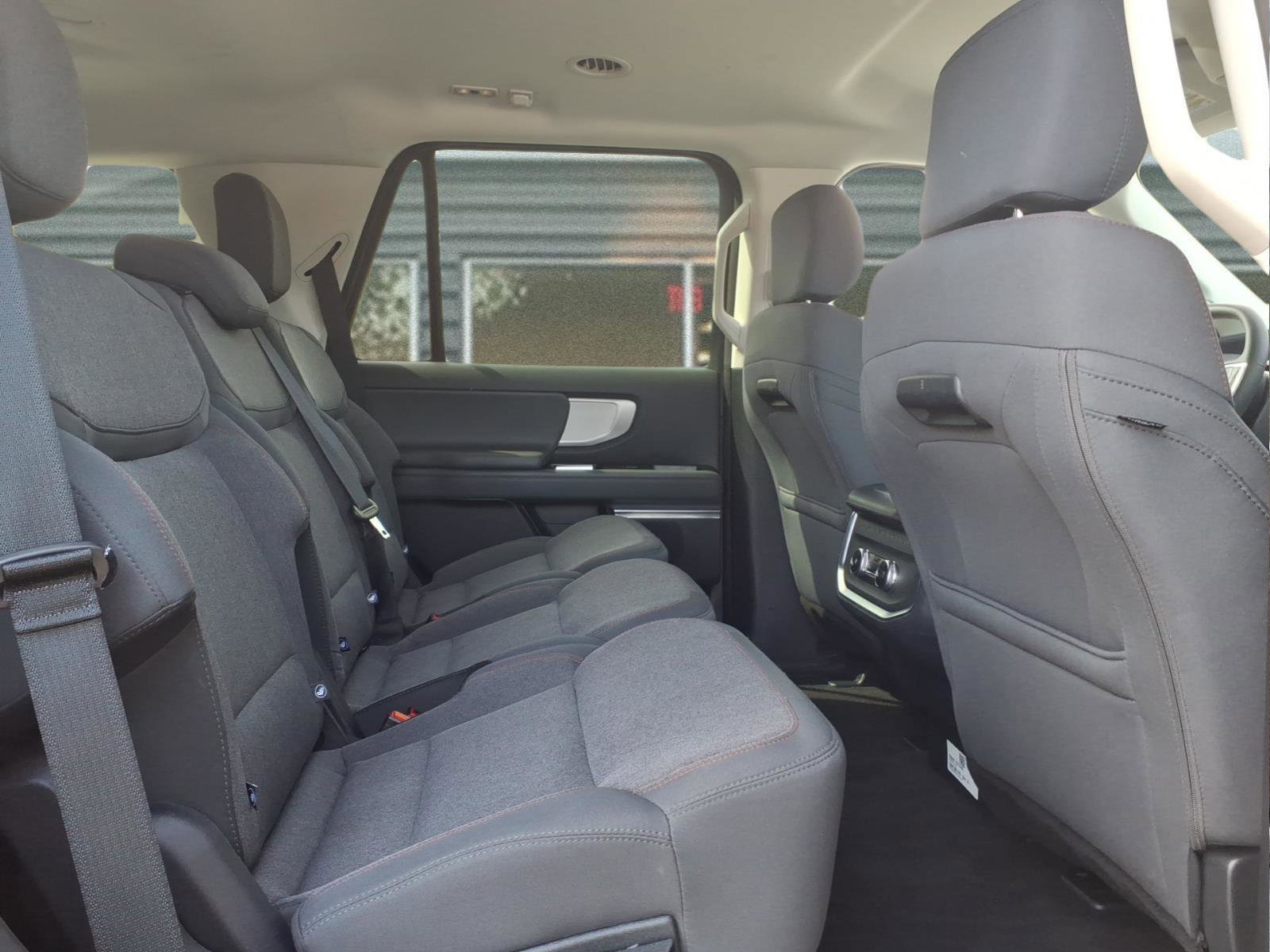 Used 2025 Ford Expedition Active image 12