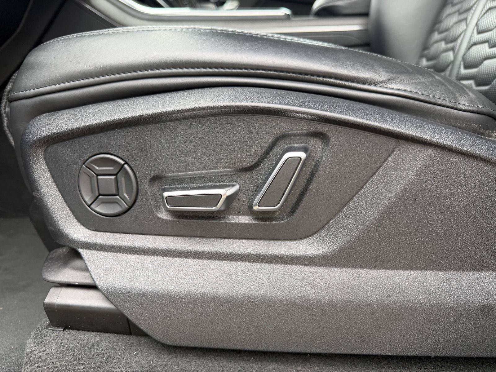 Used 2023 Audi RS Q8 AWD/4WD image 7