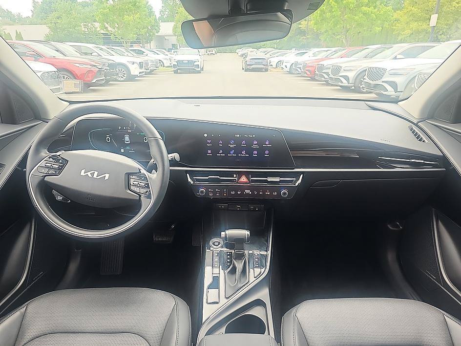Used 2024 Kia Niro FWD image 32
