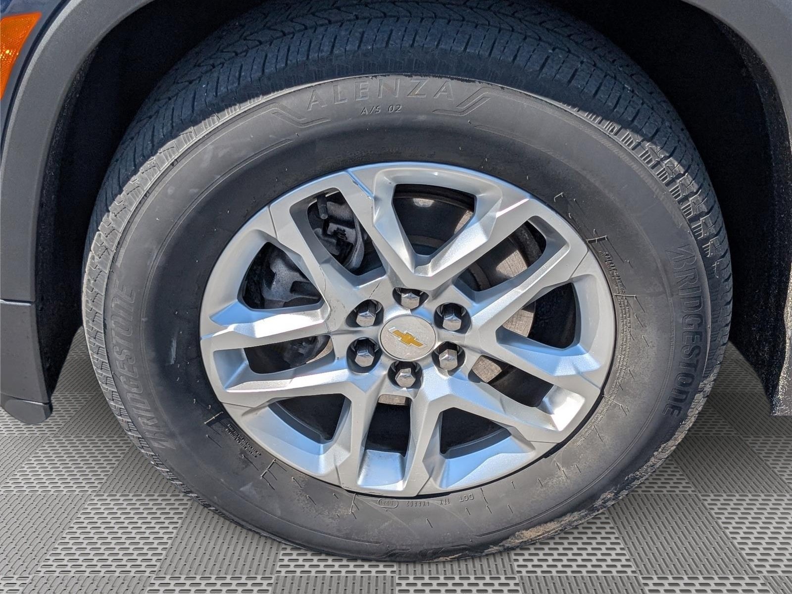 Used 2023 Chevrolet Traverse LS AWD/4WD image 10