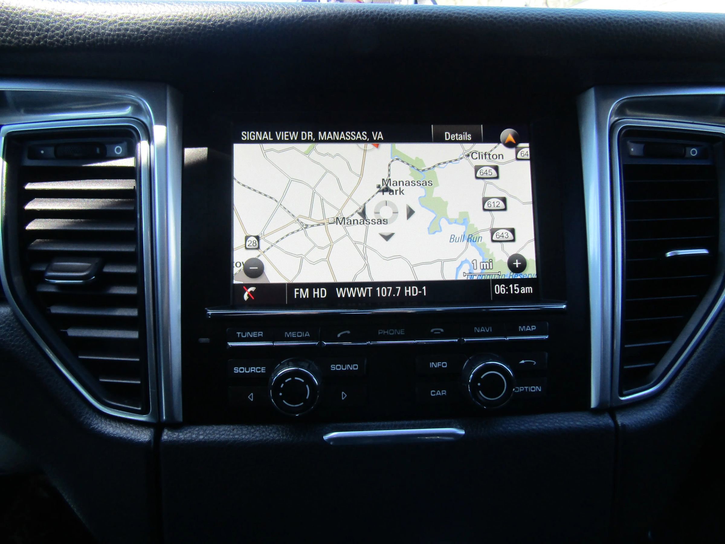 Used 2015 Porsche Macan S w/ Premium Package Plus image 29