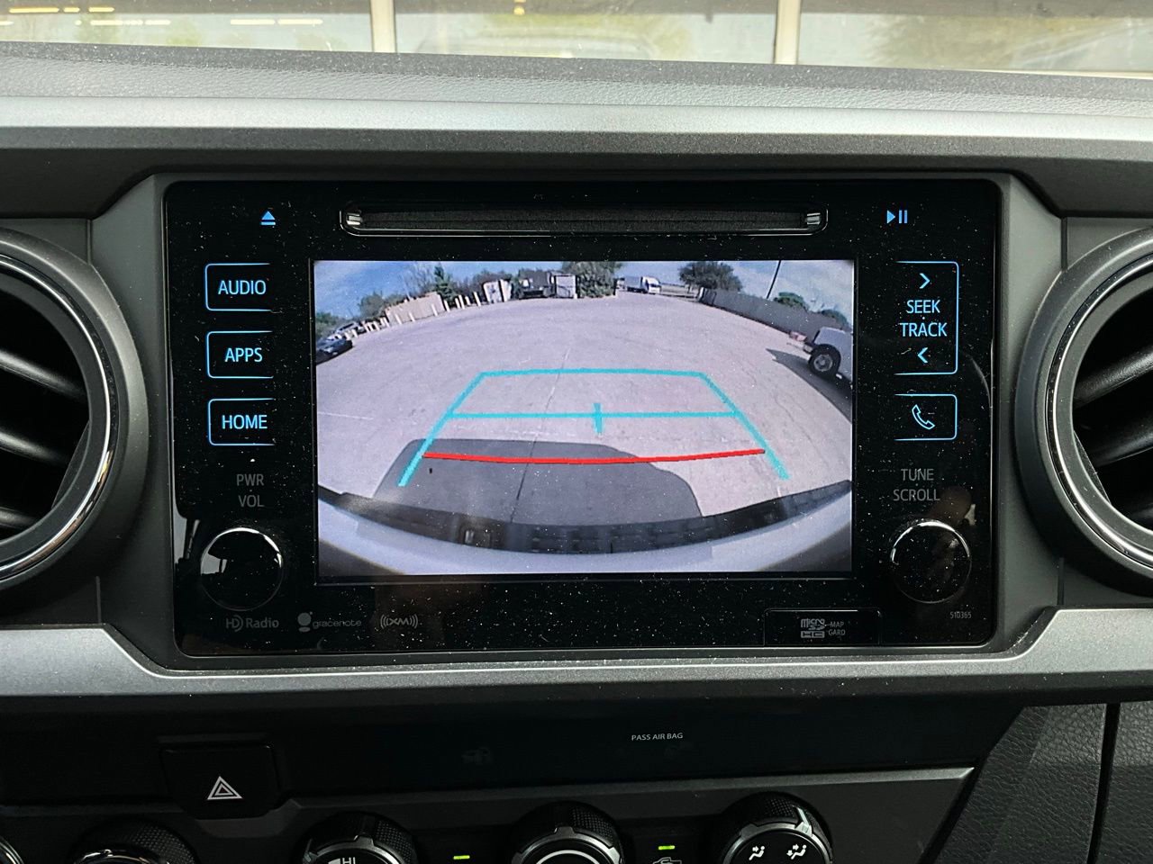 Used 2019 Toyota Tacoma TRD Sport w/ Technology Package image 31