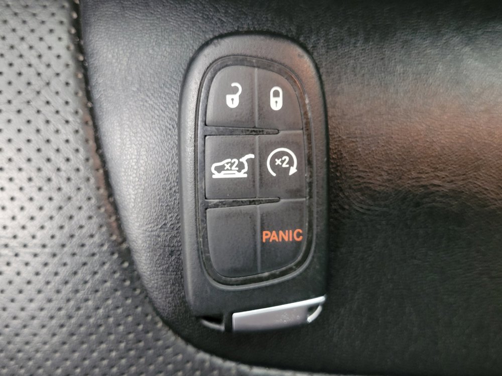 Used 2023 Jeep Cherokee Altitude Lux image 32