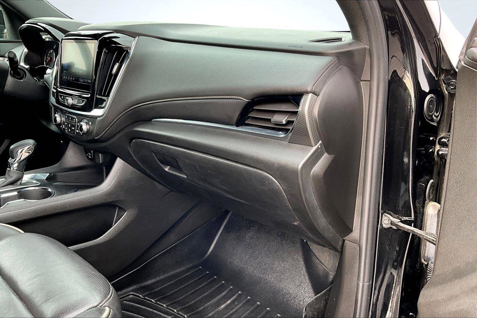 Used 2023 Chevrolet Traverse Premier image 18