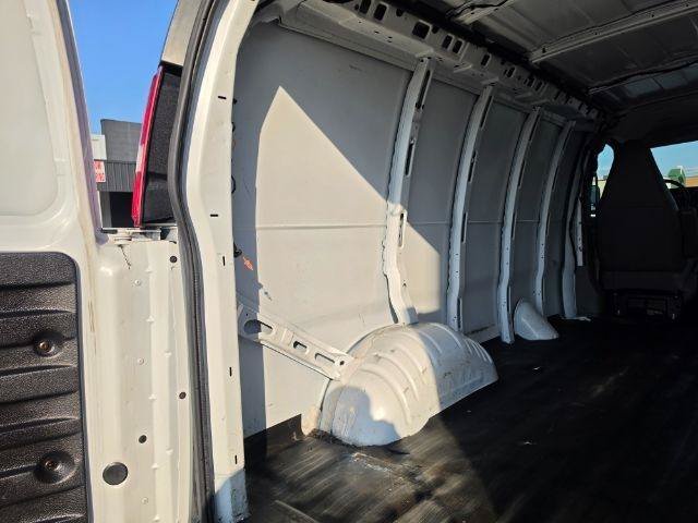 Used 2020 Chevrolet Express 2500 w/ Driver Convenience Package RWD image 36