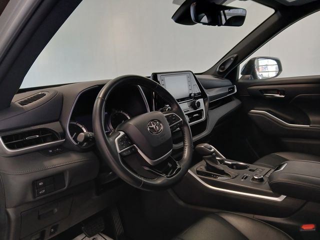 Used 2022 Toyota Highlander XSE image 9
