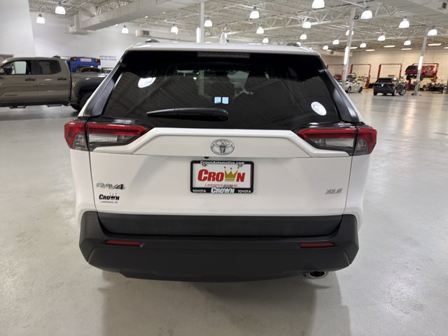 Used 2024 Toyota RAV4 XLE w/ Convenience Package FWD image 7