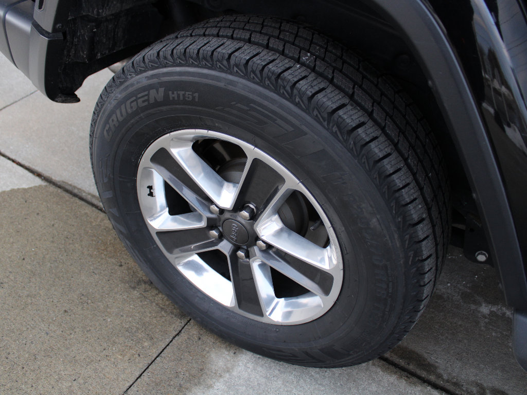 Used 2018 Jeep Wrangler Unlimited Sahara image 17