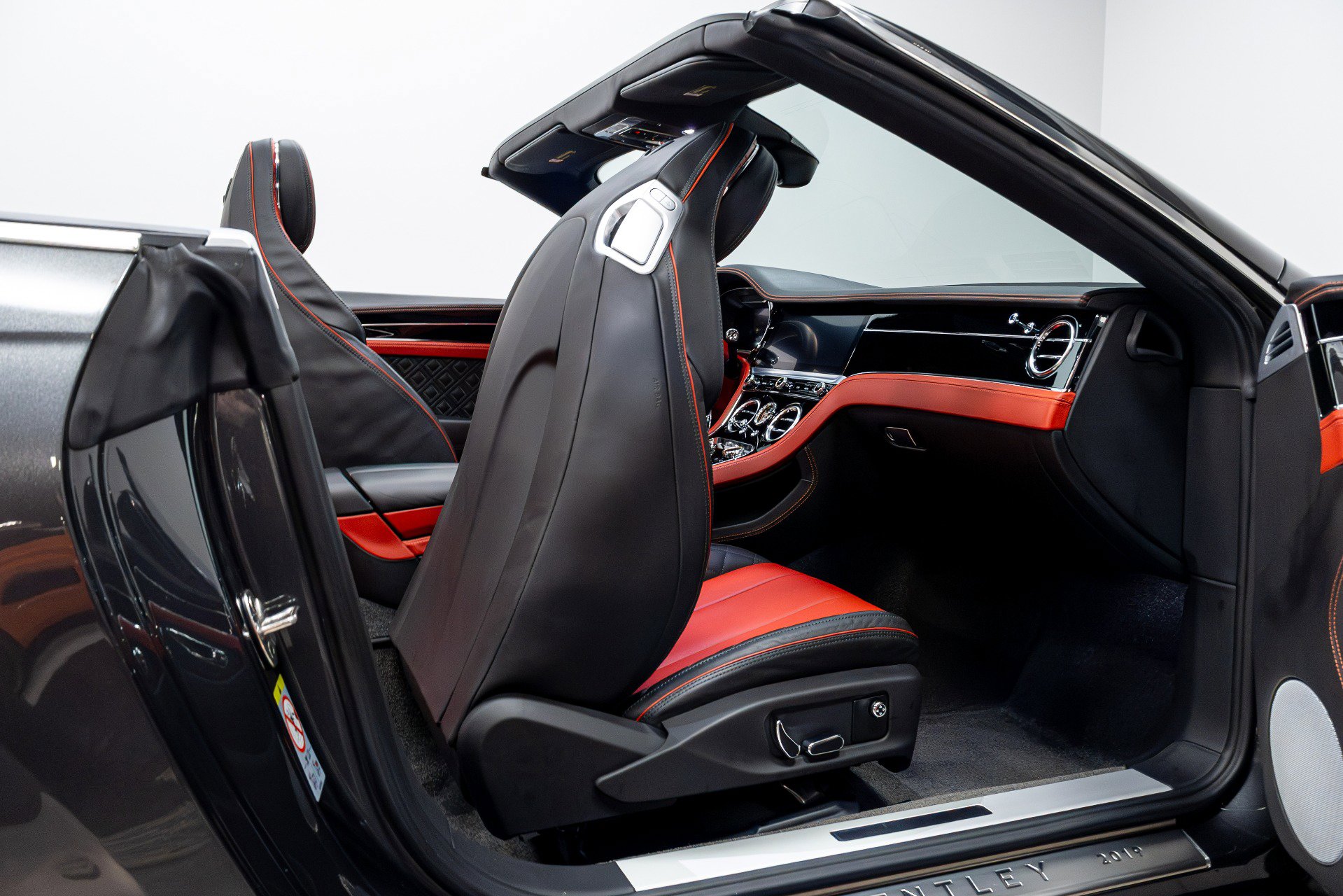 Used 2020 Bentley Continental GT image 29