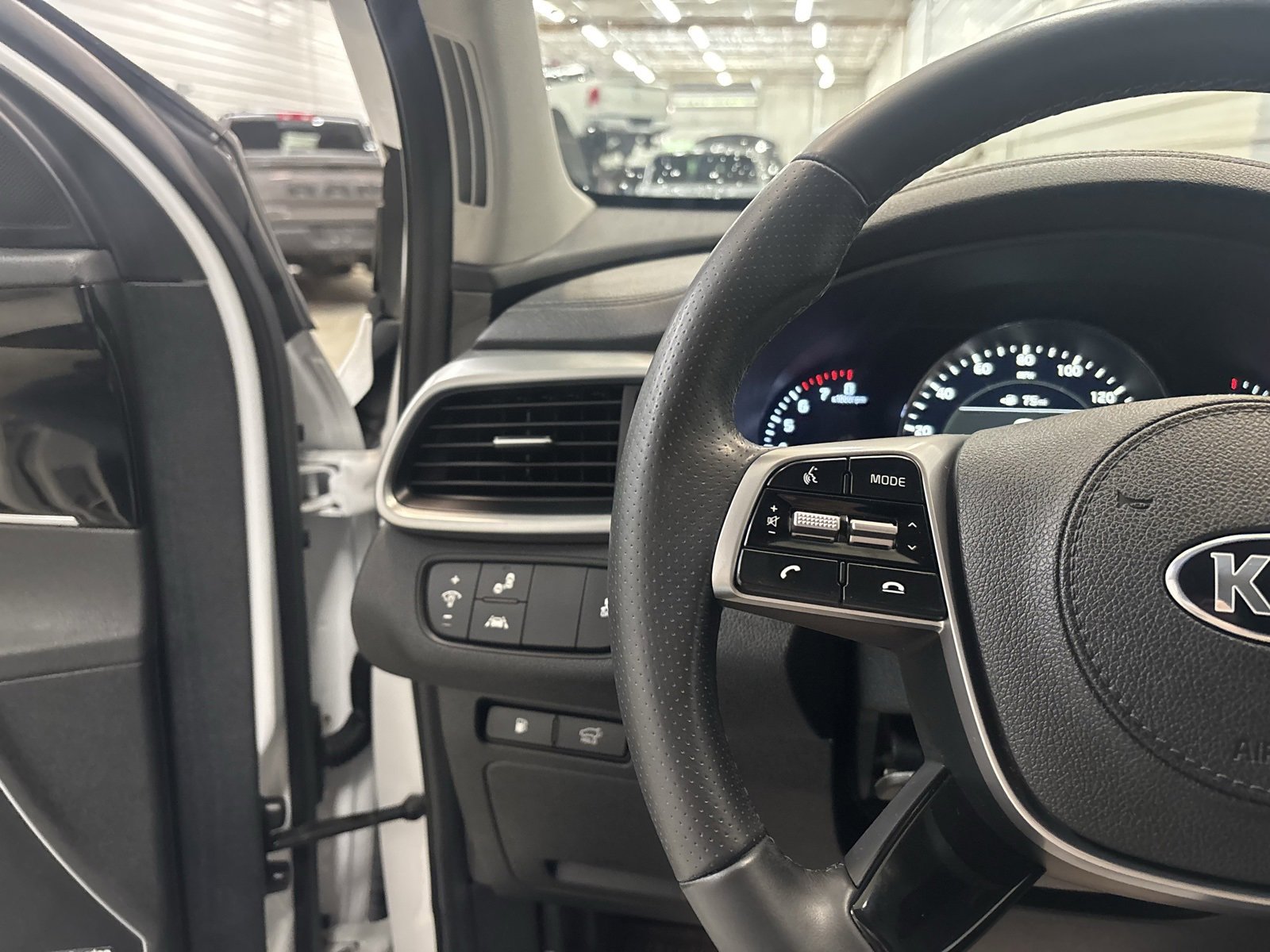 Used 2020 Kia Sorento SX image 14