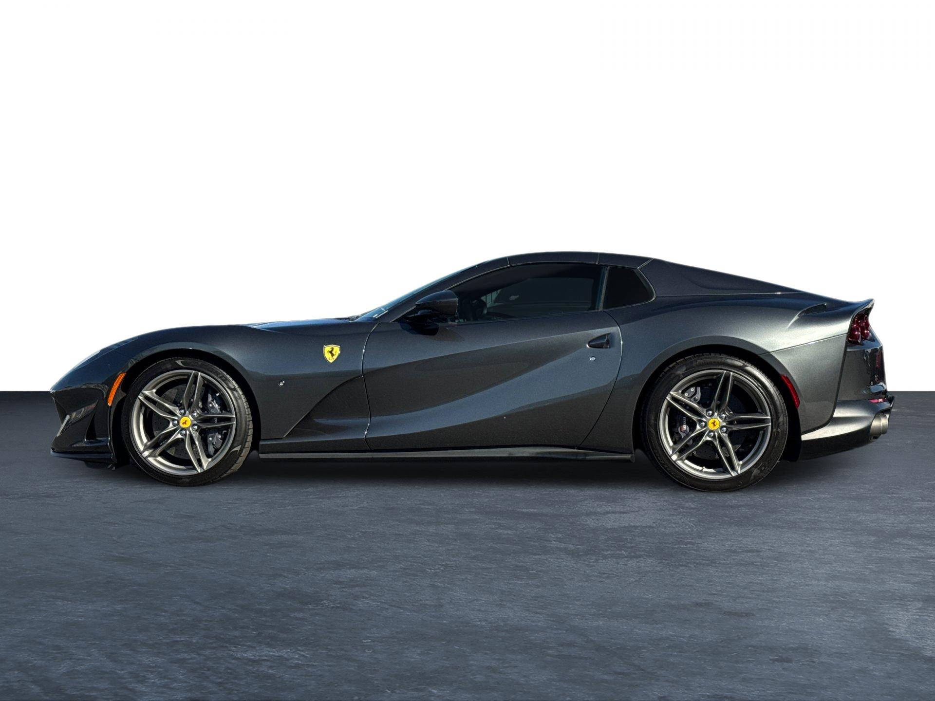 Used 2022 Ferrari 812 GTS image 4