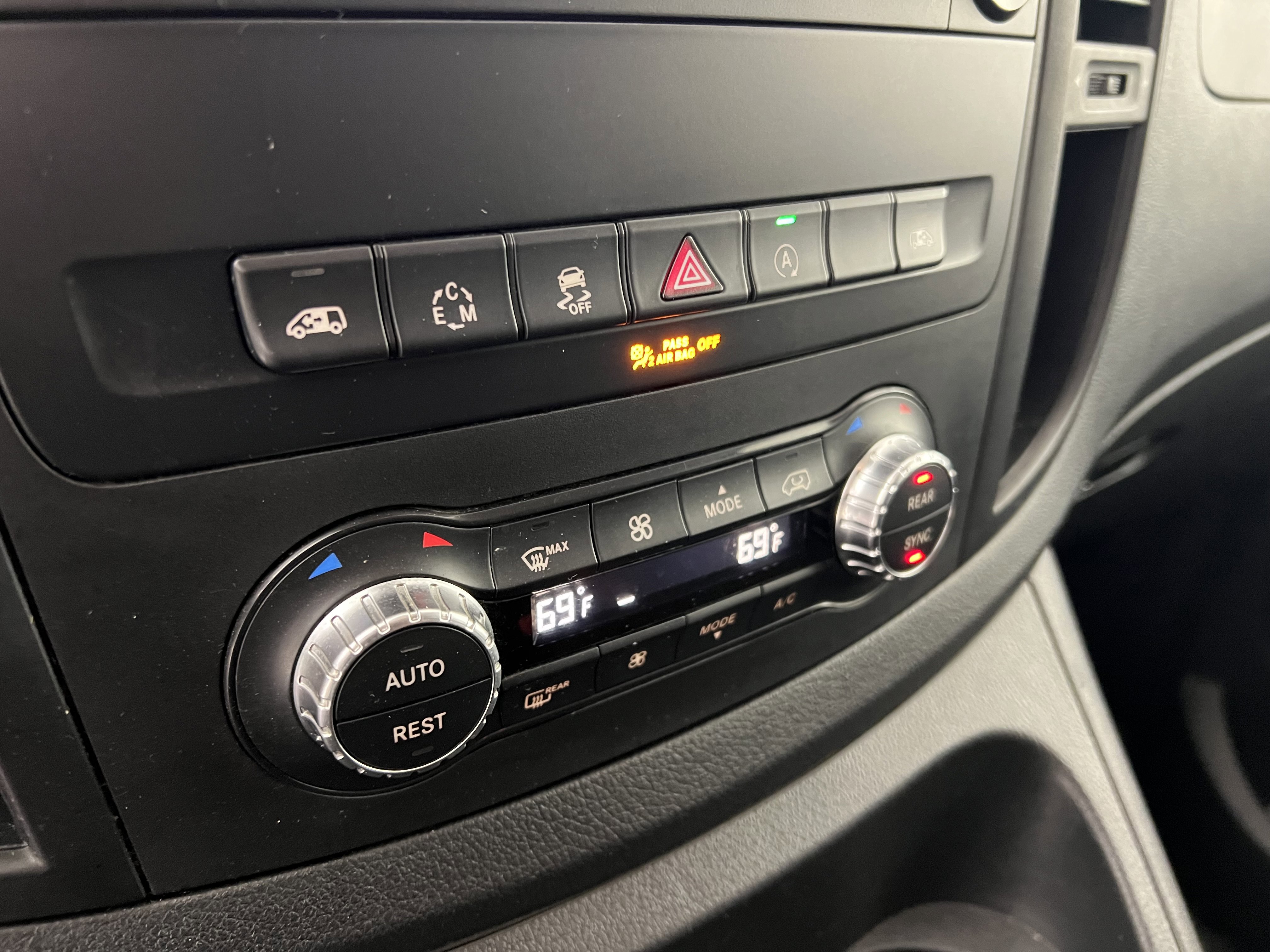 Used 2016 Mercedes-Benz Metris Passenger image 29