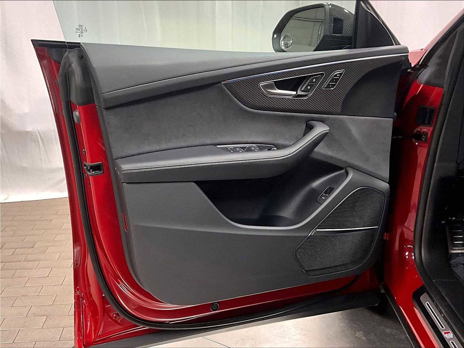 Used 2024 Audi SQ8 Prestige image 25