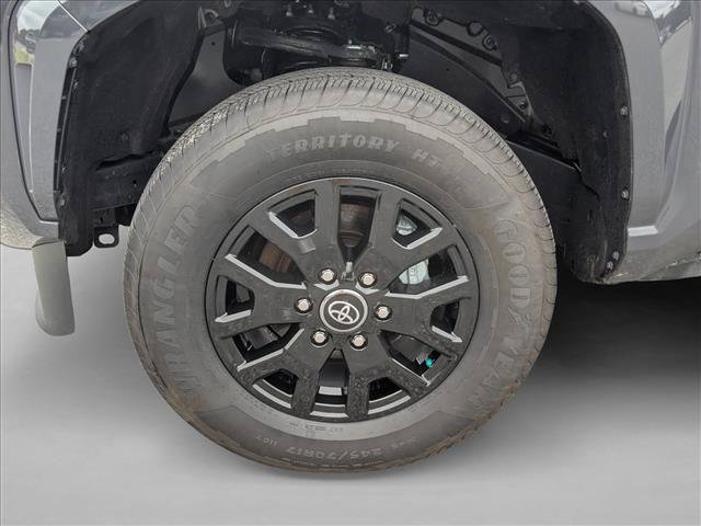 Used 2025 Toyota Tacoma SR5 AWD/4WD image 23