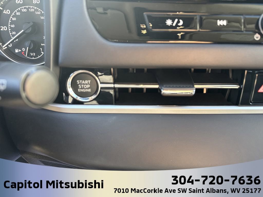 New 2025 Mitsubishi Outlander ES image 24