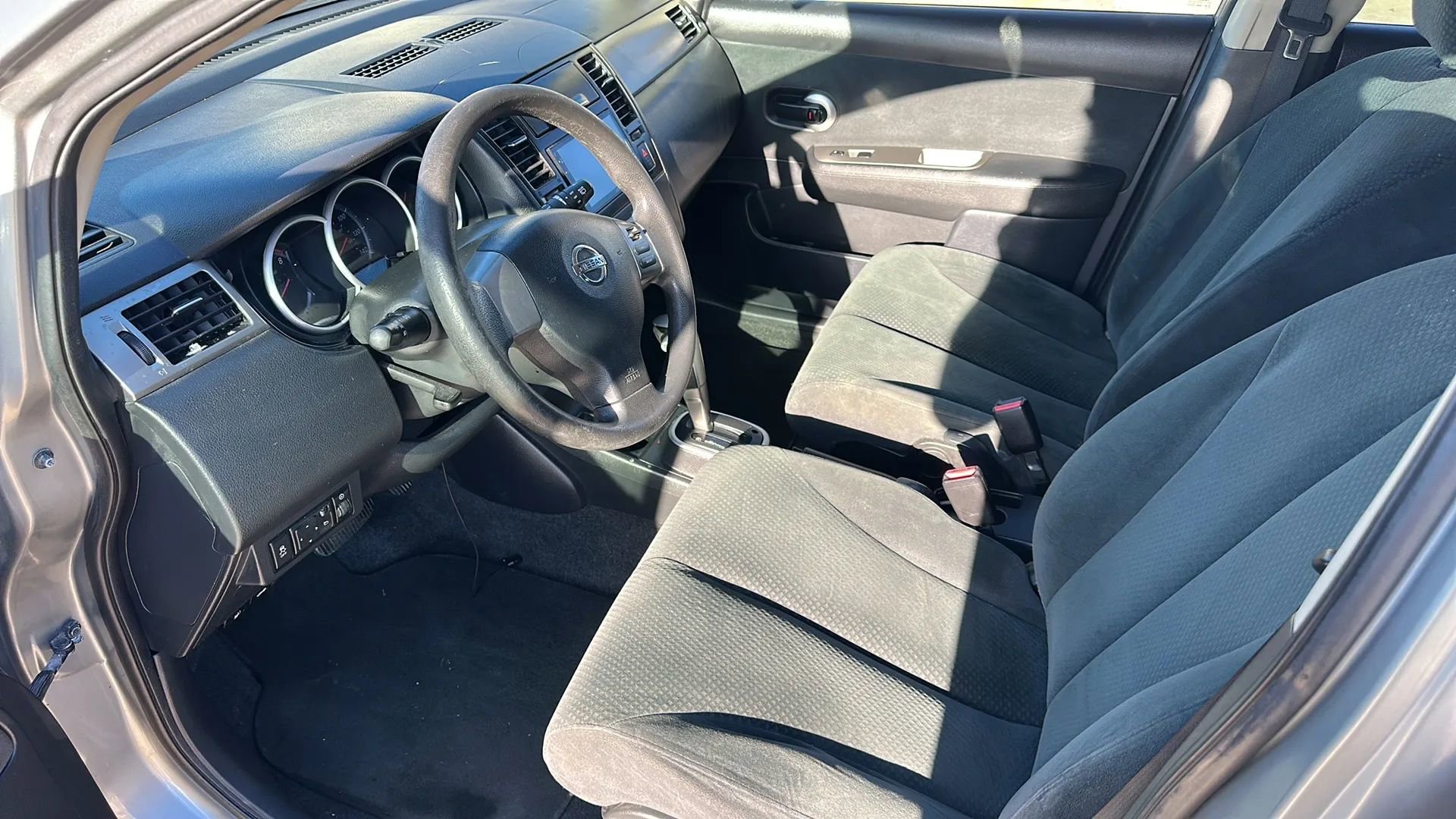 Used 2012 Nissan Versa 1.8 S w/ Plus Pkg image 10