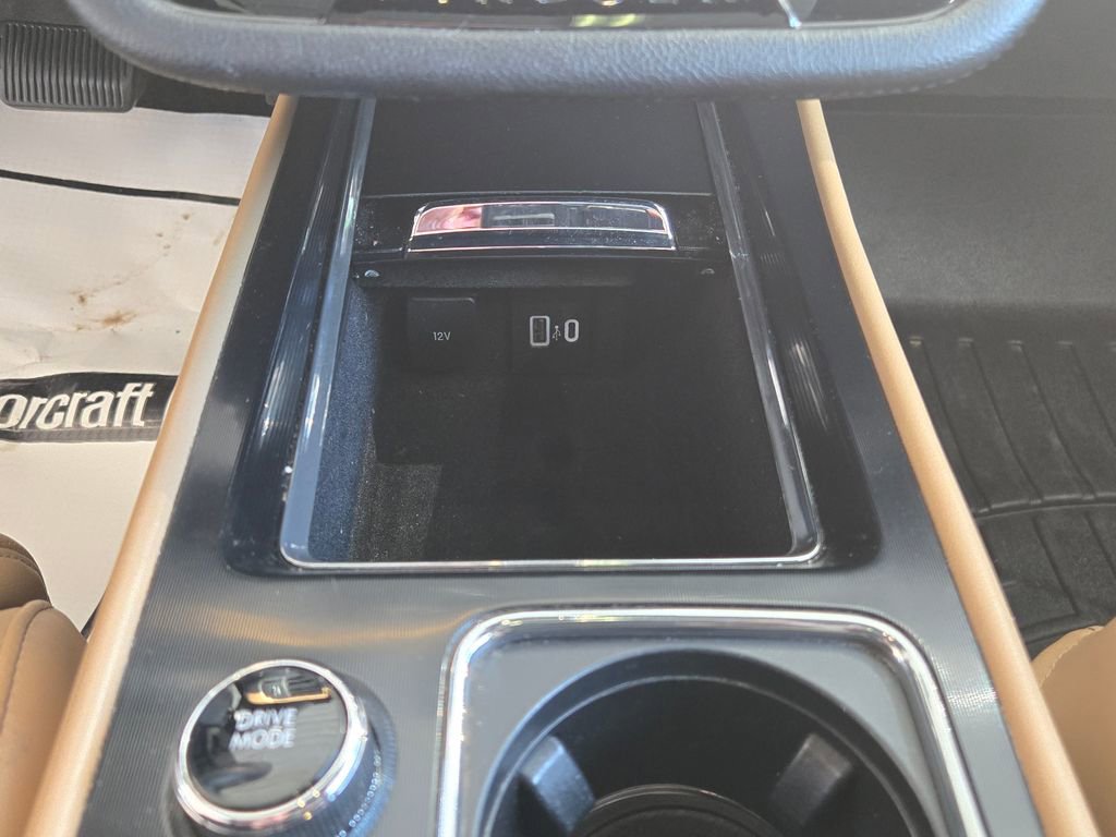 Used 2022 Lincoln Corsair Reserve w/ Equipment Group 201A image 18