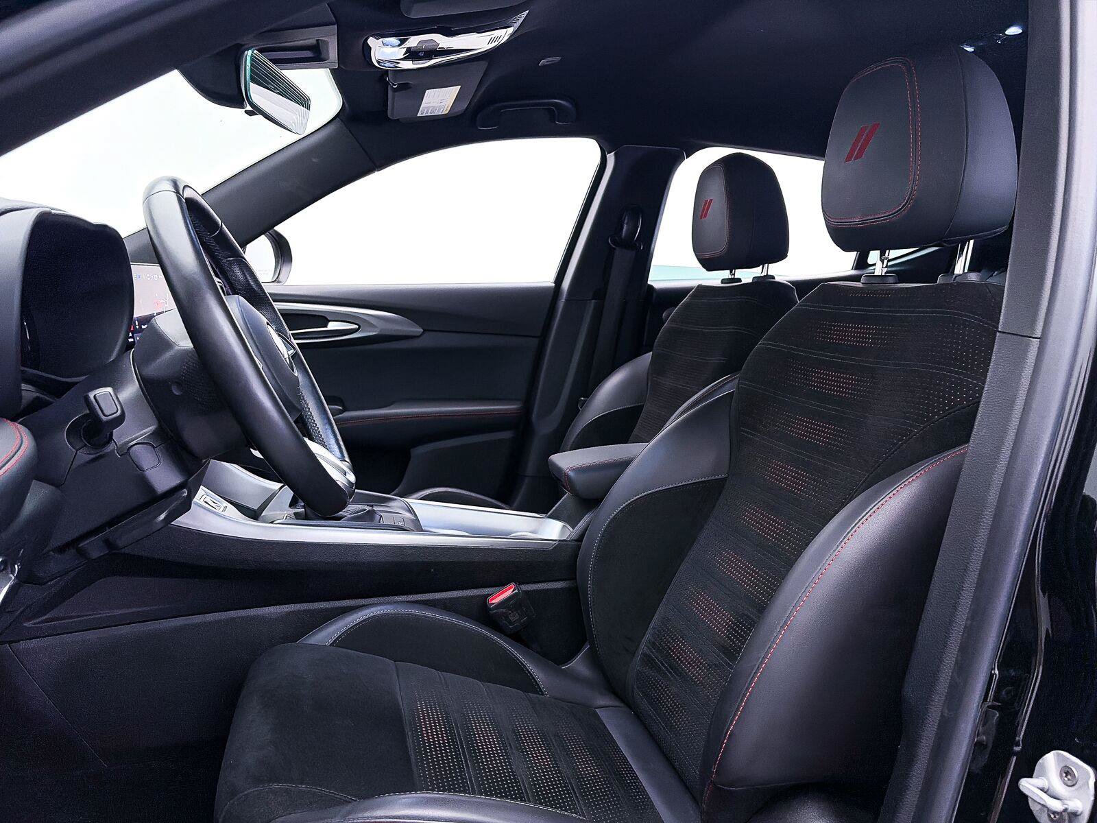 Used 2023 Dodge Hornet GT w/ Cold Weather Group AWD/4WD image 18