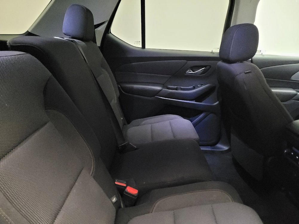 Used 2021 Chevrolet Traverse LS image 19