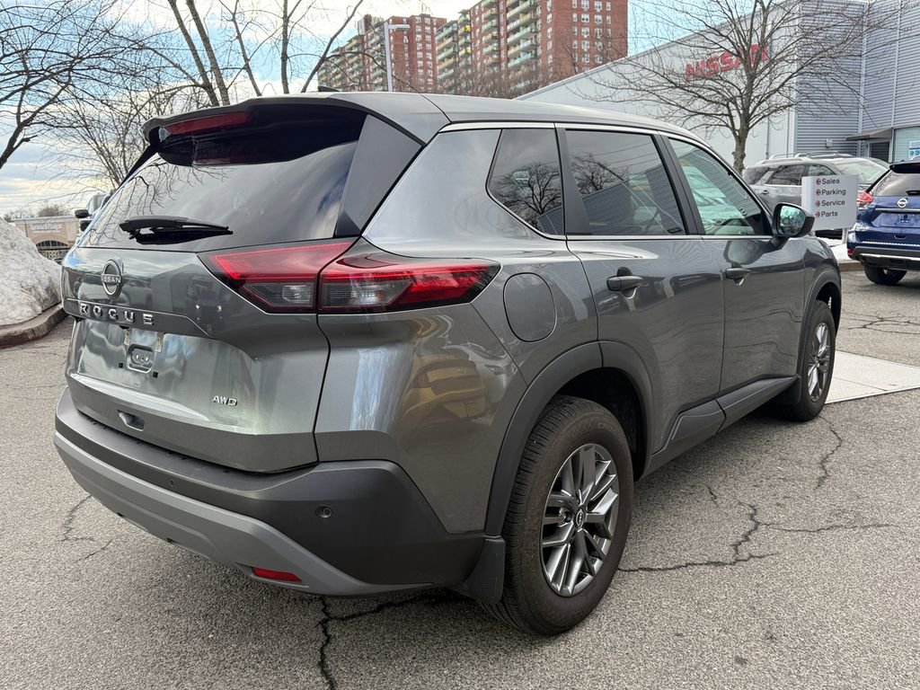 Used 2023 Nissan Rogue S image 5